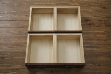 中古　美品　整然と並ぶ縦桟が和モダンな雰囲気を醸し出す水屋箪笥サイドボード(収納棚、戸棚、茶箪笥、茶棚、サイドキャビネット、テレビ台、テレビボード)(R-066548)