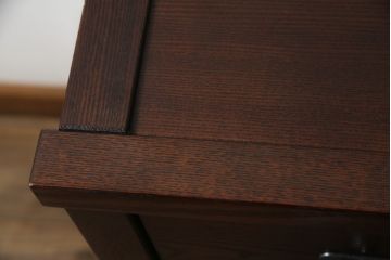 中古　美品　整然と並ぶ縦桟が和モダンな雰囲気を醸し出す水屋箪笥サイドボード(収納棚、戸棚、茶箪笥、茶棚、サイドキャビネット、テレビ台、テレビボード)(R-066548)