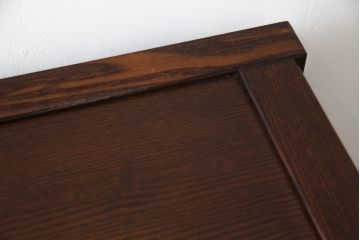 中古　美品　整然と並ぶ縦桟が和モダンな雰囲気を醸し出す水屋箪笥サイドボード(収納棚、戸棚、茶箪笥、茶棚、サイドキャビネット、テレビ台、テレビボード)(R-066548)