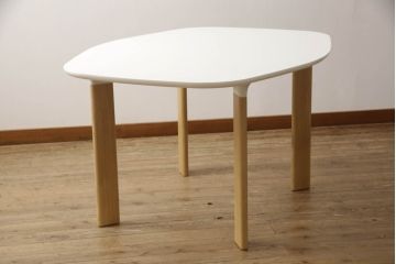 中古　新品同様!!　FRITZ HANSEN(フリッツハンセン)　ANALOG(アナログ)　JH43　北欧テイストのお部屋におすすめなダイニングテーブル(4人掛け、2人掛け、食卓)(定価約26万円)(R-066550)