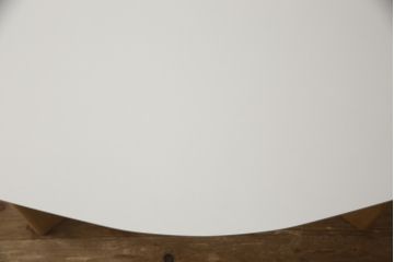 中古　新品同様!!　FRITZ HANSEN(フリッツハンセン)　ANALOG(アナログ)　JH43　北欧テイストのお部屋におすすめなダイニングテーブル(4人掛け、2人掛け、食卓)(定価約26万円)(R-066550)