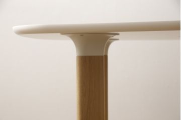 中古　新品同様!!　FRITZ HANSEN(フリッツハンセン)　ANALOG(アナログ)　JH43　北欧テイストのお部屋におすすめなダイニングテーブル(4人掛け、2人掛け、食卓)(定価約26万円)(R-066550)