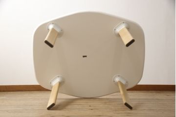 中古　新品同様!!　FRITZ HANSEN(フリッツハンセン)　ANALOG(アナログ)　JH43　北欧テイストのお部屋におすすめなダイニングテーブル(4人掛け、2人掛け、食卓)(定価約26万円)(R-066550)