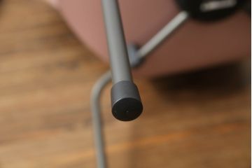 中古　新品同様!!　FRITZ HANSEN(フリッツハンセン)　SERIES 7(セブンチェア)　fh-3107ca-635　カラードアッシュ　ワイルドローズ(WILD ROSE)　北欧モダンなお部屋におすすめ!シャープな脚がお洒落なダイニングチェア(板座チェア、椅子、イス)(定価約7万円)(R-066554)