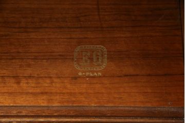 イギリスビンテージ　G-PLAN(ジープラン)　BBシリーズ　黒と木の色合いが格好良いルームディバイダー(オープンラック、ブックシェルフ、本棚、ブックケース、収納棚、戸棚、キャビネット、飾り棚、ディスプレイラック、ヴィンテージ、間仕切り、北欧、英国)(R-066559)