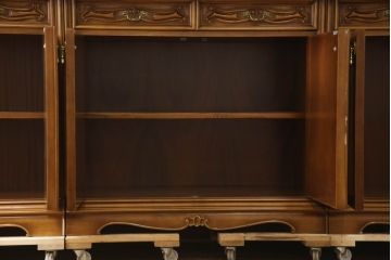 中古　美品!!　激レア!!　幅3.2mの特大サイズ!!　イタリア家具　優美な佇まいと大容量の収納力を兼ね備えたアンティーク調高級キャビネット(キュリオケース、本箱、ブックケース、飾り棚、食器棚、カップボード、収納棚、戸棚)(R-066561)