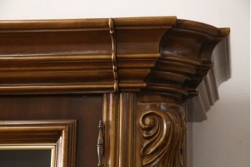 中古　美品!!　激レア!!　幅3.2mの特大サイズ!!　イタリア家具　優美な佇まいと大容量の収納力を兼ね備えたアンティーク調高級キャビネット(キュリオケース、本箱、ブックケース、飾り棚、食器棚、カップボード、収納棚、戸棚)(R-066561)