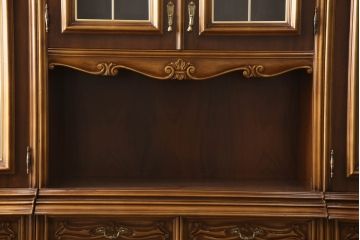 中古　美品!!　激レア!!　幅3.2mの特大サイズ!!　イタリア家具　優美な佇まいと大容量の収納力を兼ね備えたアンティーク調高級キャビネット(キュリオケース、本箱、ブックケース、飾り棚、食器棚、カップボード、収納棚、戸棚)(R-066561)