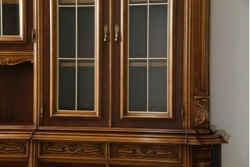 中古　美品!!　激レア!!　幅3.2mの特大サイズ!!　イタリア家具　優美な佇まいと大容量の収納力を兼ね備えたアンティーク調高級キャビネット(キュリオケース、本箱、ブックケース、飾り棚、食器棚、カップボード、収納棚、戸棚)(R-066561)