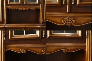 中古　美品!!　激レア!!　幅3.2mの特大サイズ!!　イタリア家具　優美な佇まいと大容量の収納力を兼ね備えたアンティーク調高級キャビネット(キュリオケース、本箱、ブックケース、飾り棚、食器棚、カップボード、収納棚、戸棚)(R-066561)