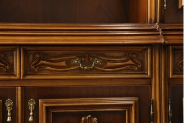 中古　美品!!　激レア!!　幅3.2mの特大サイズ!!　イタリア家具　優美な佇まいと大容量の収納力を兼ね備えたアンティーク調高級キャビネット(キュリオケース、本箱、ブックケース、飾り棚、食器棚、カップボード、収納棚、戸棚)(R-066561)