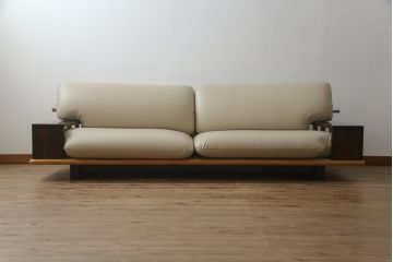 中古　美品　モリシゲ(MORISHIGE/森繁)　水葉(ミズハ)　合皮　和モダンテイストのお部屋づくりにおすすめな3人掛けソファ(アームソファ、三人掛け、3P、トリプルソファ、ローソファ)(定価約100万円)(R-066562)