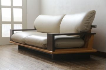 中古　美品　モリシゲ(MORISHIGE/森繁)　水葉(ミズハ)　合皮　和モダンテイストのお部屋づくりにおすすめな3人掛けソファ(アームソファ、三人掛け、3P、トリプルソファ、ローソファ)(定価約100万円)(R-066562)