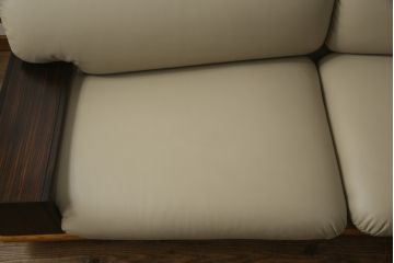 中古　美品　モリシゲ(MORISHIGE/森繁)　水葉(ミズハ)　合皮　和モダンテイストのお部屋づくりにおすすめな3人掛けソファ(アームソファ、三人掛け、3P、トリプルソファ、ローソファ)(定価約100万円)(R-066562)