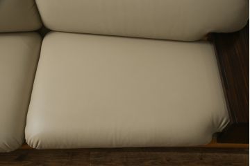 中古　美品　モリシゲ(MORISHIGE/森繁)　水葉(ミズハ)　合皮　和モダンテイストのお部屋づくりにおすすめな3人掛けソファ(アームソファ、三人掛け、3P、トリプルソファ、ローソファ)(定価約100万円)(R-066562)