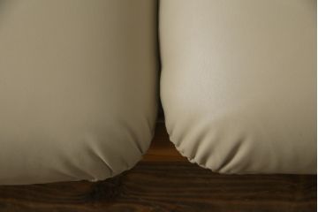 中古　美品　モリシゲ(MORISHIGE/森繁)　水葉(ミズハ)　合皮　和モダンテイストのお部屋づくりにおすすめな3人掛けソファ(アームソファ、三人掛け、3P、トリプルソファ、ローソファ)(定価約100万円)(R-066562)