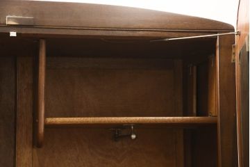 イギリスアンティーク　Browns FURNITURE　バーズアイ(鳥眼杢)の杢目が美しいワードローブ(洋服タンス、収納棚、戸棚、キャビネット、英国)(R-066563)