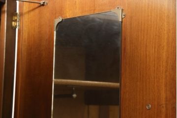 イギリスアンティーク　Browns FURNITURE　バーズアイ(鳥眼杢)の杢目が美しいワードローブ(洋服タンス、収納棚、戸棚、キャビネット、英国)(R-066563)