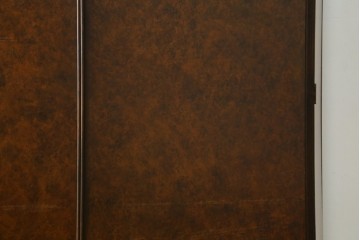 イギリスアンティーク　Browns FURNITURE　バーズアイ(鳥眼杢)の杢目が美しいワードローブ　(R-066563)