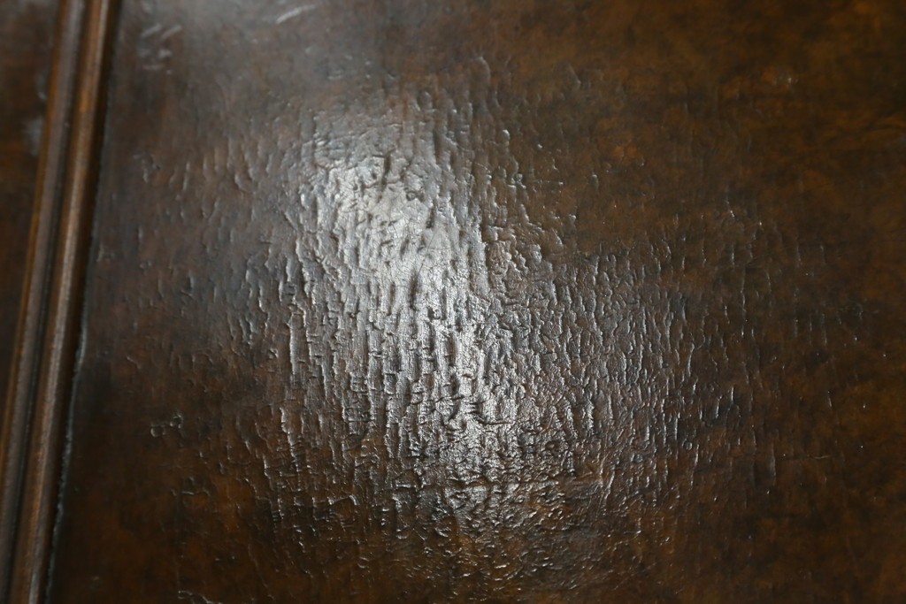 イギリスアンティーク　Browns FURNITURE　バーズアイ(鳥眼杢)の杢目が美しいワードローブ　(R-066563)