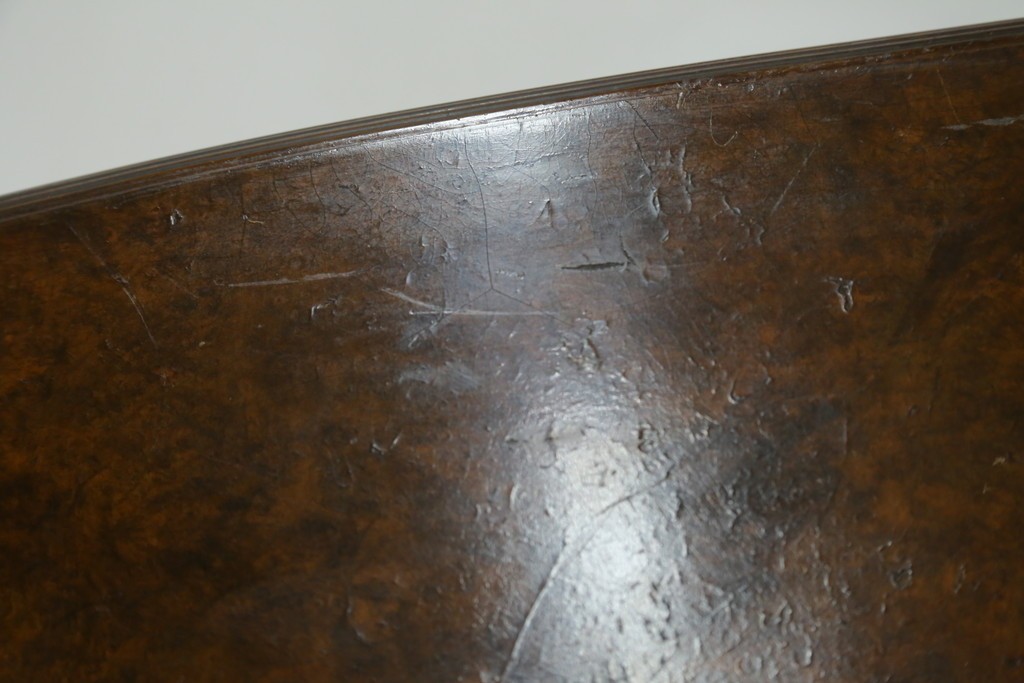 イギリスアンティーク　Browns FURNITURE　バーズアイ(鳥眼杢)の杢目が美しいワードローブ　(R-066563)