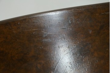 イギリスアンティーク　Browns FURNITURE　バーズアイ(鳥眼杢)の杢目が美しいワードローブ　(R-066563)
