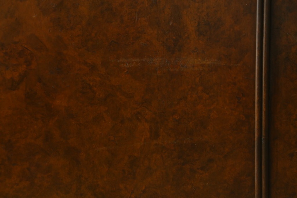 イギリスアンティーク　Browns FURNITURE　バーズアイ(鳥眼杢)の杢目が美しいワードローブ　(R-066563)