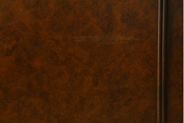 イギリスアンティーク　Browns FURNITURE　バーズアイ(鳥眼杢)の杢目が美しいワードローブ　(R-066563)