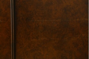 イギリスアンティーク　Browns FURNITURE　バーズアイ(鳥眼杢)の杢目が美しいワードローブ　(R-066563)