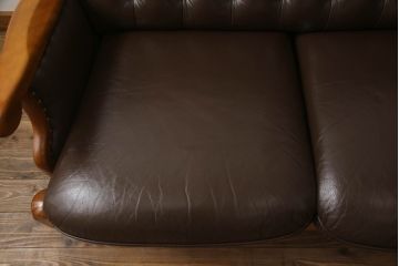 中古　横浜クラシック家具　ダニエル(daniel)　Leona(レオナ)　A-522　重厚さと高級感が魅力的な3人掛けソファ(三人掛け、3P、アームソファ、トリプルソファ)(定価約130万円)(R-066567)