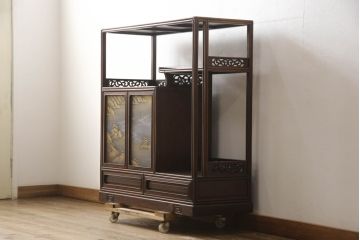 和製アンティーク　紫檀(シタン)材　風情のある漆絵が趣き深い飾り棚(茶棚、違い棚、収納棚、戸棚)(R-066569)
