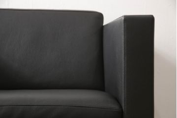 中古　美品　ドイツ製　WALTER KNOLL(ウォルター・ノル)　Norman Foster(ノーマン・フォスター)　FOSTER 500　本革(レザー)　スタイリッシュなデザインが魅力の1人掛けソファ(一人掛け、1Pソファ、アームソファ、ラウンジソファ)(定価約85万円)(R-066579)