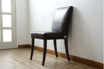 中古　美品　FENDI CASA(フェンディ カーサ)　本革　シンプルながら洗練された佇まいが魅力のダイニングチェア(椅子、イス、レザーチェア)(R-066586)