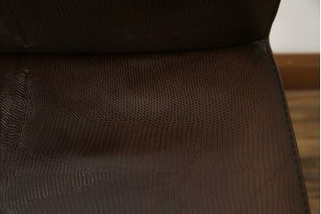 中古　美品　FENDI CASA(フェンディ カーサ)　本革　シンプルながら洗練された佇まいが魅力のダイニングチェア(椅子、イス、レザーチェア)(R-066586)