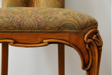 中古　美品　高級ブランド家具　CLイタリア(CLItalia)社　気品あふれる優雅なデザインが魅力のダイニングチェア(サロンチェア、ハイバックチェア、椅子、イス)(定価約55万円)(R-066587)