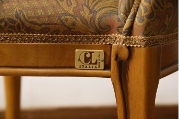 中古　美品　高級ブランド家具　CLイタリア(CLItalia)社　気品あふれる優雅なデザインが魅力のダイニングチェア(サロンチェア、ハイバックチェア、椅子、イス)(定価約55万円)(R-066588)