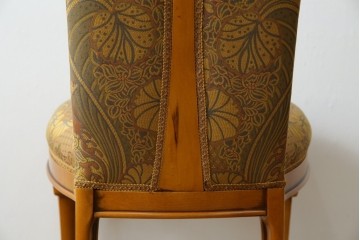 中古　美品　高級ブランド家具　CLイタリア(CLItalia)社　気品あふれる優雅なデザインが魅力のダイニングチェア(サロンチェア、ハイバックチェア、椅子、イス)(定価約55万円)(R-066588)