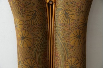 中古　美品　高級ブランド家具　CLイタリア(CLItalia)社　気品あふれる優雅なデザインが魅力のダイニングチェア(サロンチェア、ハイバックチェア、椅子、イス)(定価約55万円)(R-066588)