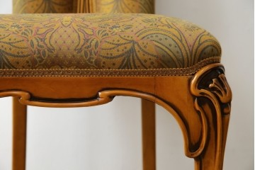 中古　美品　高級ブランド家具　CLイタリア(CLItalia)社　気品あふれる優雅なデザインが魅力のダイニングチェア(サロンチェア、ハイバックチェア、椅子、イス)(定価約55万円)(R-066588)