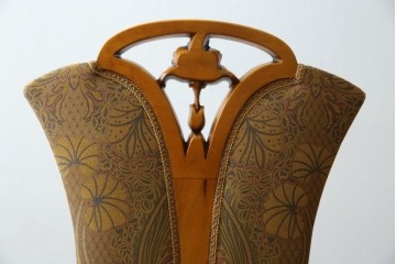 中古　美品　高級ブランド家具　CLイタリア(CLItalia)社　気品あふれる優雅なデザインが魅力のダイニングチェア(サロンチェア、ハイバックチェア、椅子、イス)(定価約55万円)(R-066588)