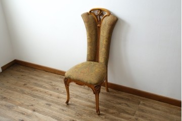中古　美品　高級ブランド家具　CLイタリア(CLItalia)社　気品あふれる優雅なデザインが魅力のダイニングチェア(サロンチェア、ハイバックチェア、椅子、イス)(定価約55万円)(R-066588)