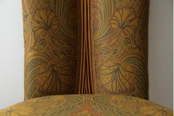 中古　美品　高級ブランド家具　CLイタリア(CLItalia)社　気品あふれる優雅なデザインが魅力のダイニングチェア(サロンチェア、ハイバックチェア、椅子、イス)(定価約55万円)(R-066588)