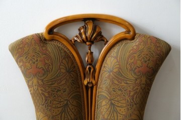 中古　美品　高級ブランド家具　CLイタリア(CLItalia)社　気品あふれる優雅なデザインが魅力のダイニングチェア(サロンチェア、ハイバックチェア、椅子、イス)(定価約55万円)(R-066588)