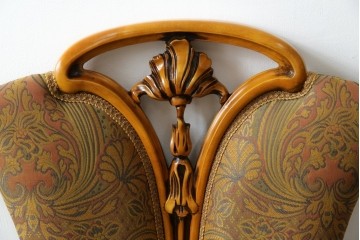 中古　美品　高級ブランド家具　CLイタリア(CLItalia)社　気品あふれる優雅なデザインが魅力のダイニングチェア(サロンチェア、ハイバックチェア、椅子、イス)(定価約55万円)(R-066588)