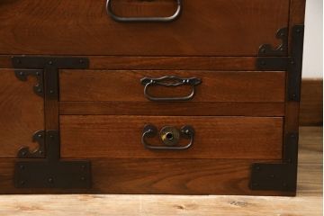 和製アンティーク　庄内地方　前面欅(ケヤキ)材　杢目が美しい刀箪笥(ローボード、ローチェスト、テレビ台、テレビボード、引き出し、時代箪笥)(R-066594)