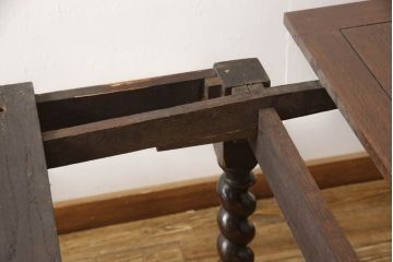 イギリスアンティーク　オーク材　ツイストレッグが特徴的なドローリーフテーブル(ダイニングテーブル、エクステンションテーブル、4人掛け、6人掛け、食卓、英国)(R-066596)
