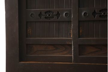 和製アンティーク　重厚感のある佇まいが魅力の五尺水屋箪笥サイドボード(食器棚、収納棚、戸棚、時代箪笥、茶箪笥、サイドキャビネット、テレビ台、テレビボード)(R-066598)