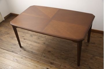 中古　美品　マルニ木工(MARUNI)　地中海シリーズ　シックな色合いが上品なダイニングテーブル150(4人掛け、6人掛け、食卓)(定価約19万円)(R-066602)