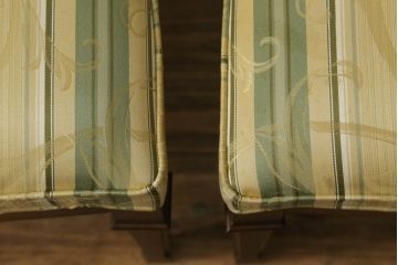 中古　美品　マルニ木工(MARUNI)　地中海シリーズ　カンヌ　クラシカルなデザインのファブリックがお洒落なダイニングチェア2脚セット(椅子、イス)(定価2脚で約16万円)(R-066603)