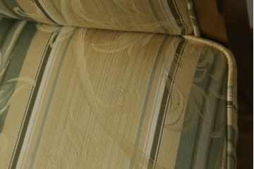 中古　美品　マルニ木工(MARUNI)　地中海シリーズ　カンヌ　クラシカルなデザインのファブリックがお洒落なダイニングチェア2脚セット(椅子、イス)(定価2脚で約16万円)(R-066603)